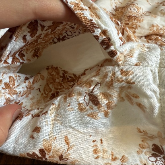 Abercrombie & Fitch Size Medium Linen Shorts Floral Tan White Ruffle Tia Booth - Picture 4 of 7